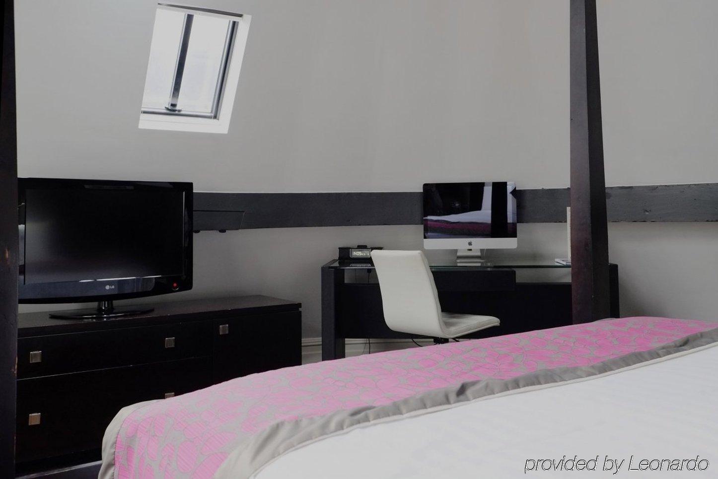 Roomzzz