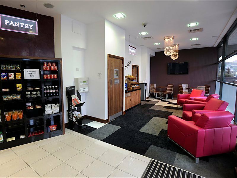Roomzzz Aparthotel 4*