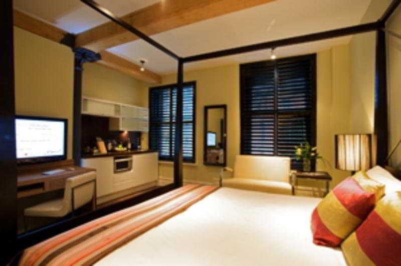 Roomzzz Manchester