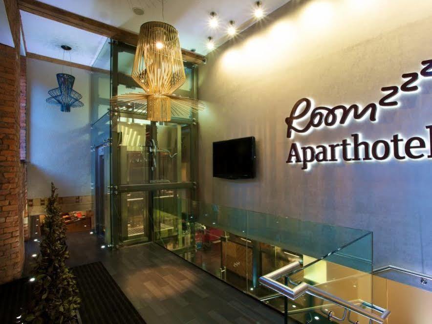 Aparthotel Roomzzz 4*